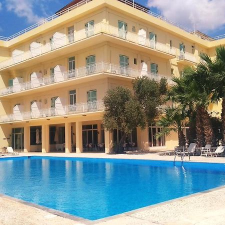 Nireus Hotel Nea Makri Exterior photo