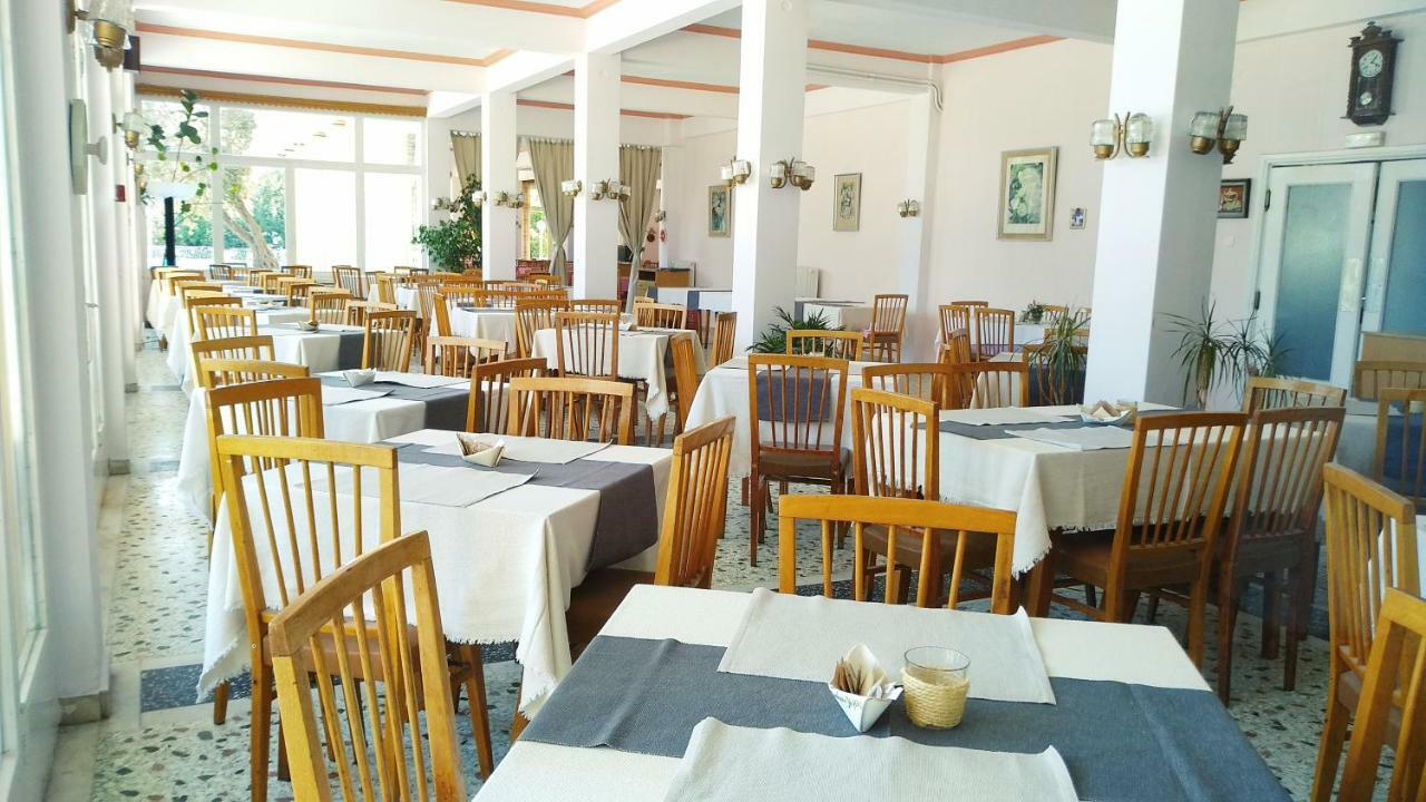 Nireus Hotel Nea Makri Exterior photo